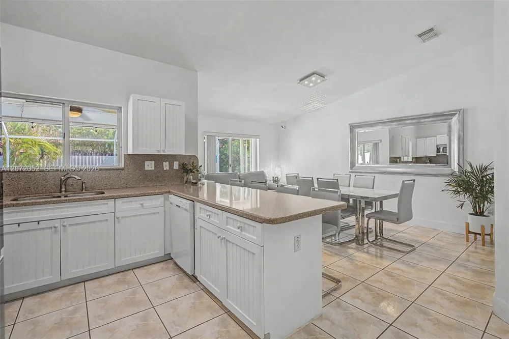 15431 SW 177th Ter Miami, FL 33187