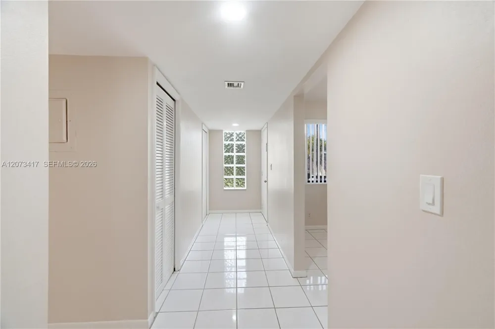 16252 Laurel Dr #201 Weston, FL 33326