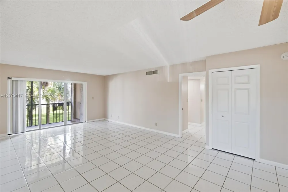 16252 Laurel Dr #201 Weston, FL 33326