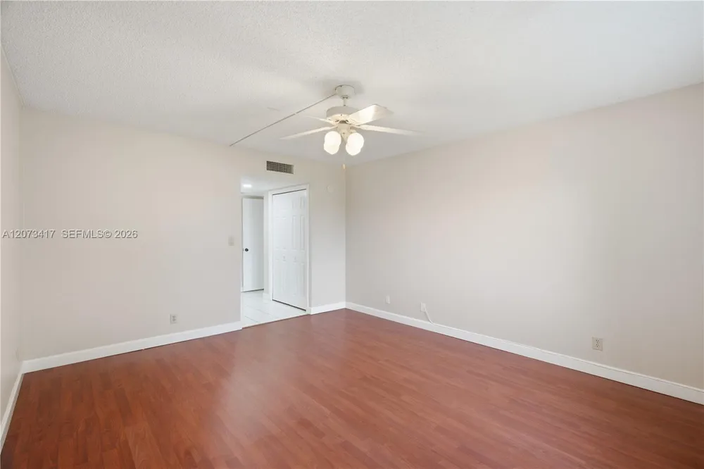 16252 Laurel Dr #201 Weston, FL 33326