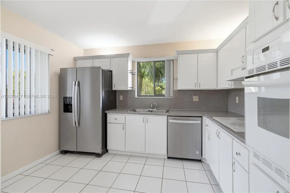 16252 Laurel Dr #201 Weston, FL 33326