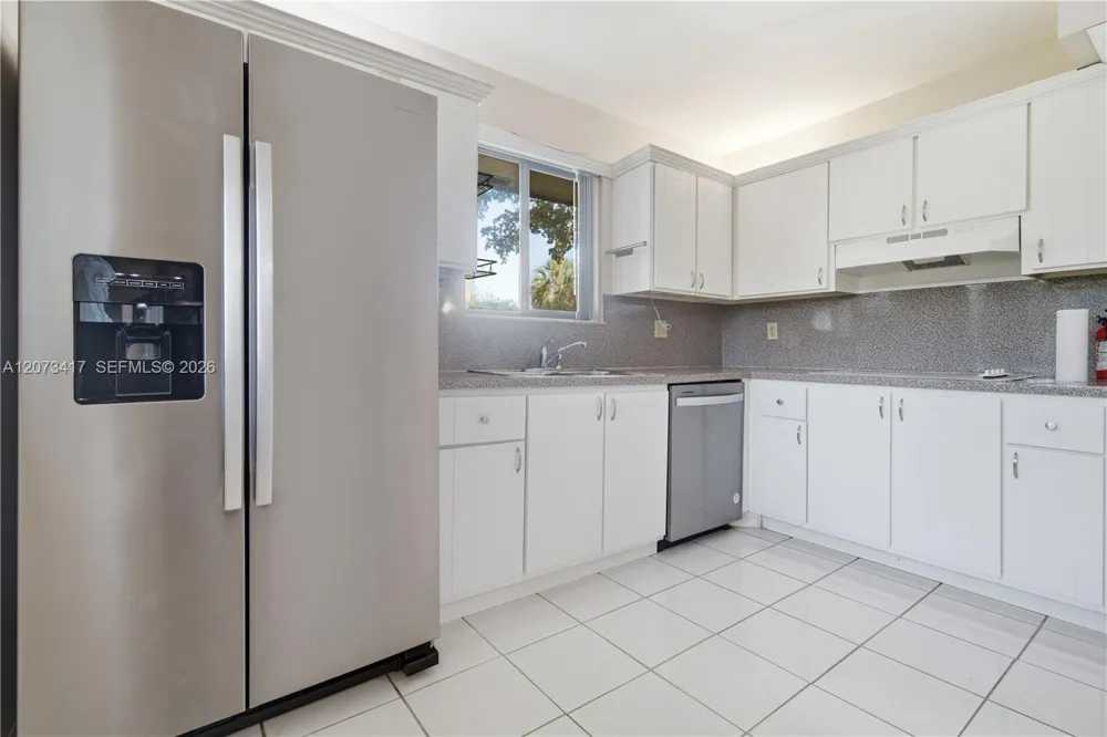 16252 Laurel Dr #201 Weston, FL 33326