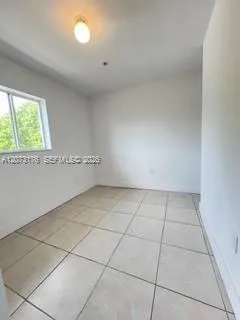 1613 NW 16th Ave #203 Miami, FL 33125