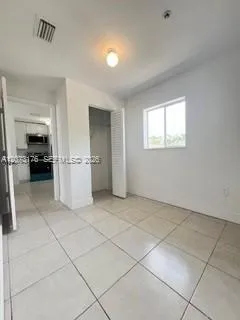 1613 NW 16th Ave #203 Miami, FL 33125