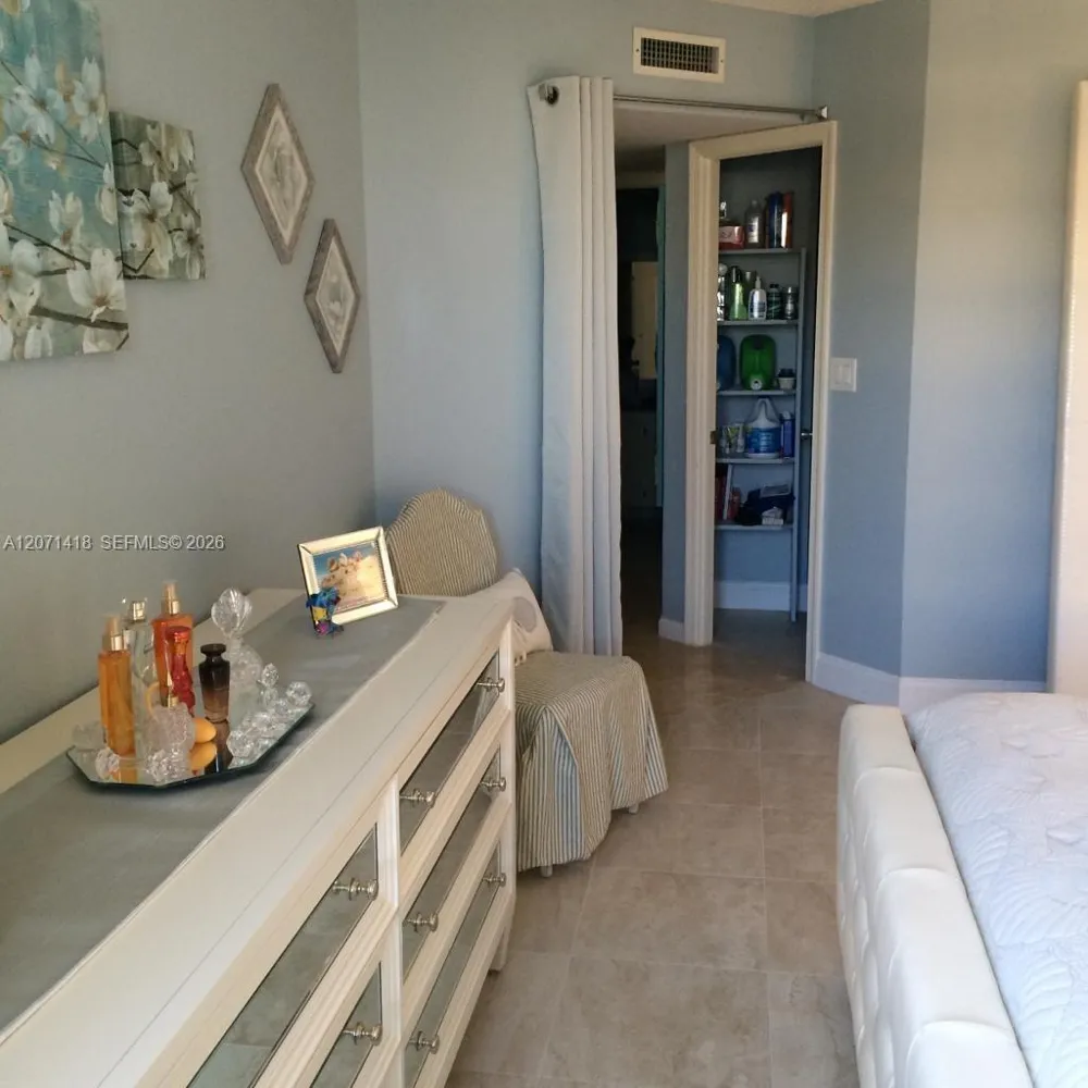 1340 S Ocean Blvd #1003 Pompano Beach, FL 33062