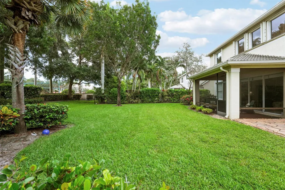 8503 Portobello Lane Palm Beach Gardens, FL 33418