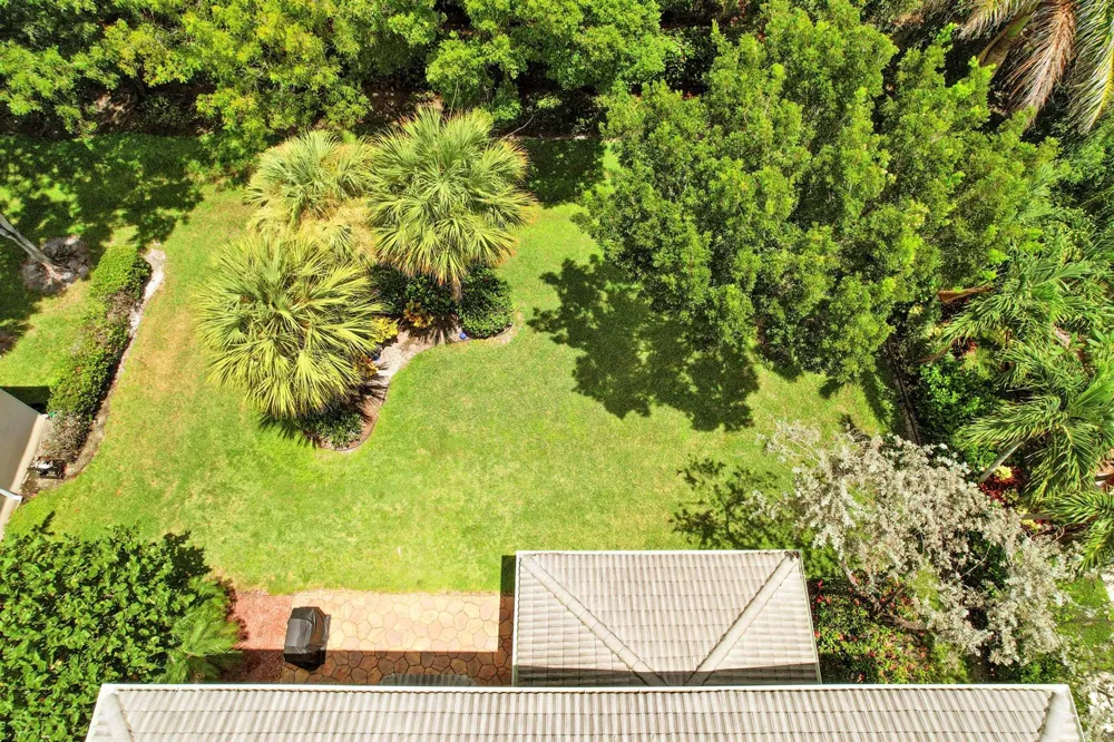 8503 Portobello Lane Palm Beach Gardens, FL 33418