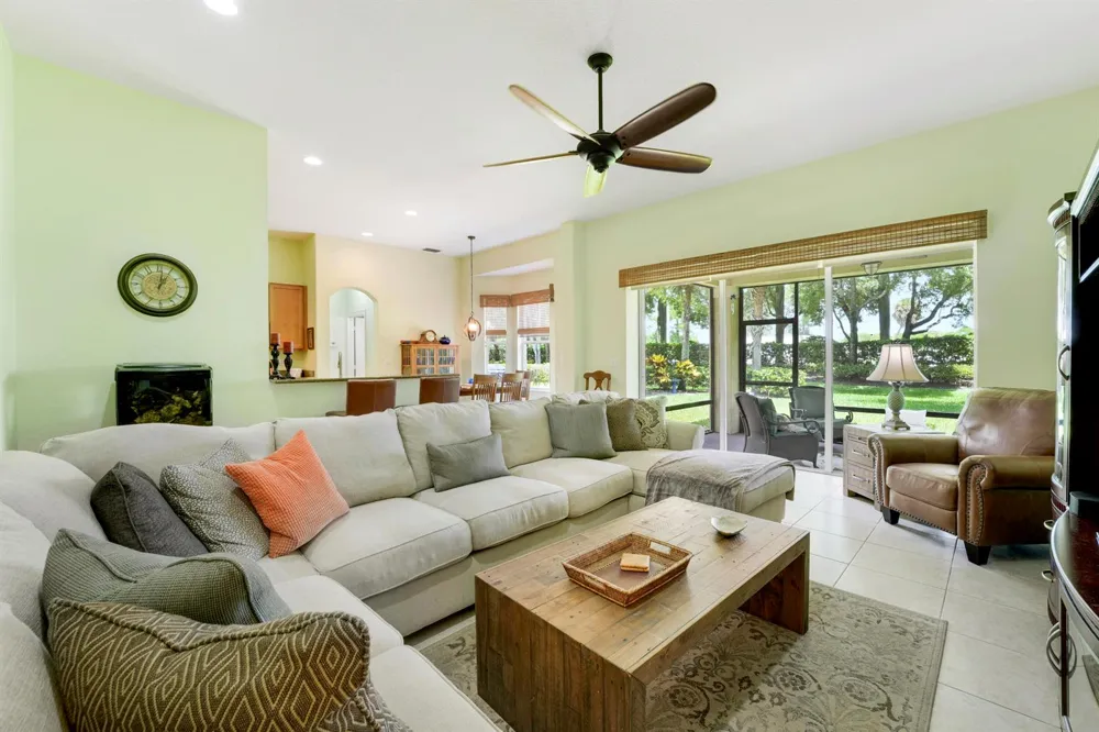 8503 Portobello Lane Palm Beach Gardens, FL 33418