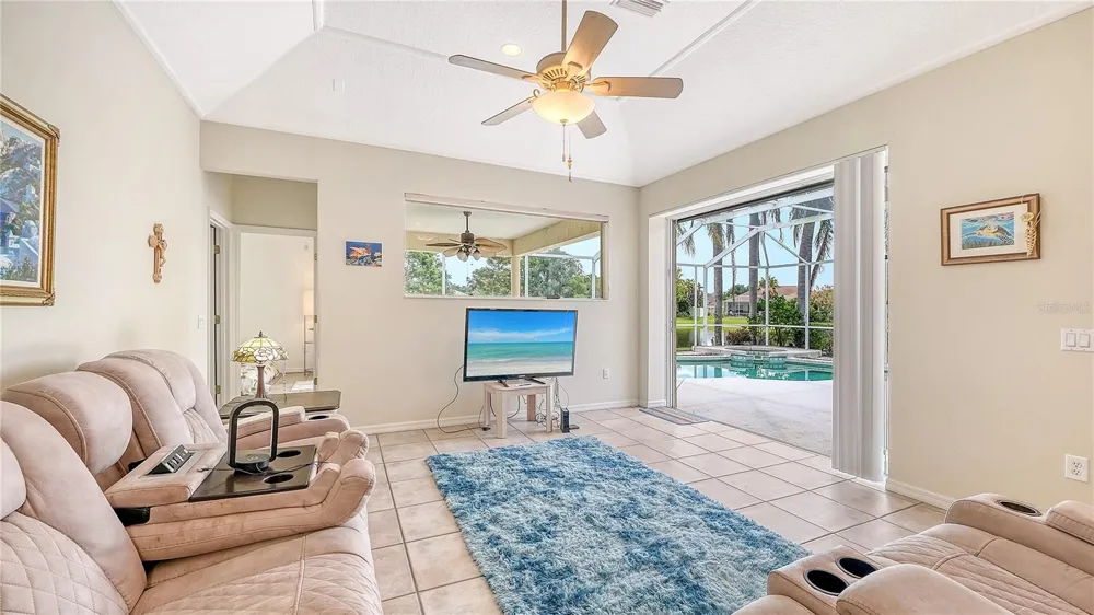6521 SUNDEW COURT Bradenton, FL 34202