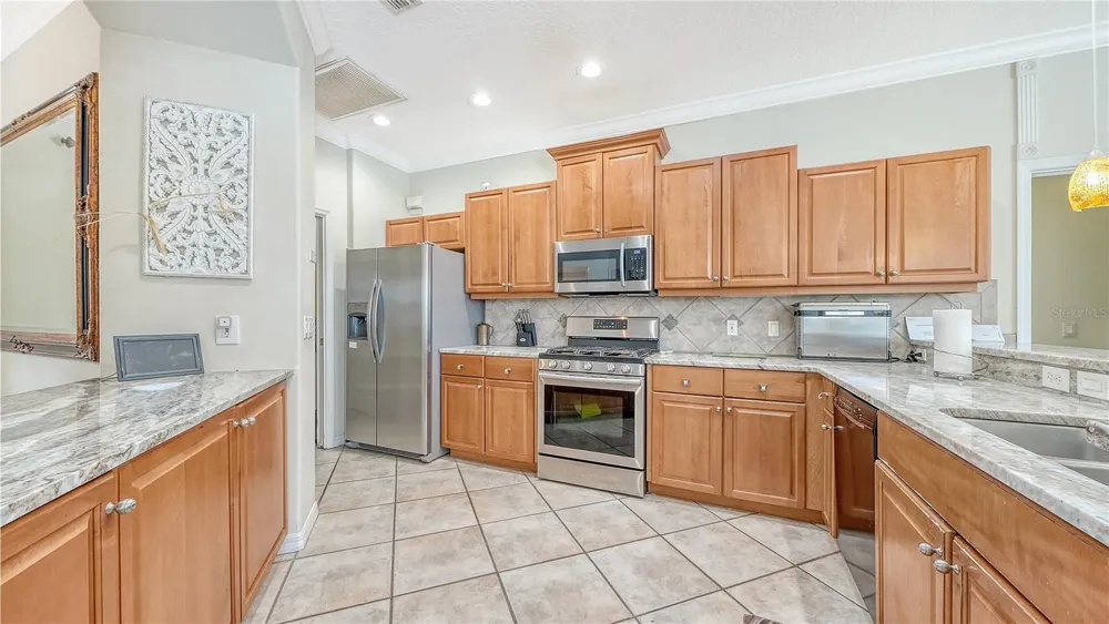 6521 SUNDEW COURT Bradenton, FL 34202