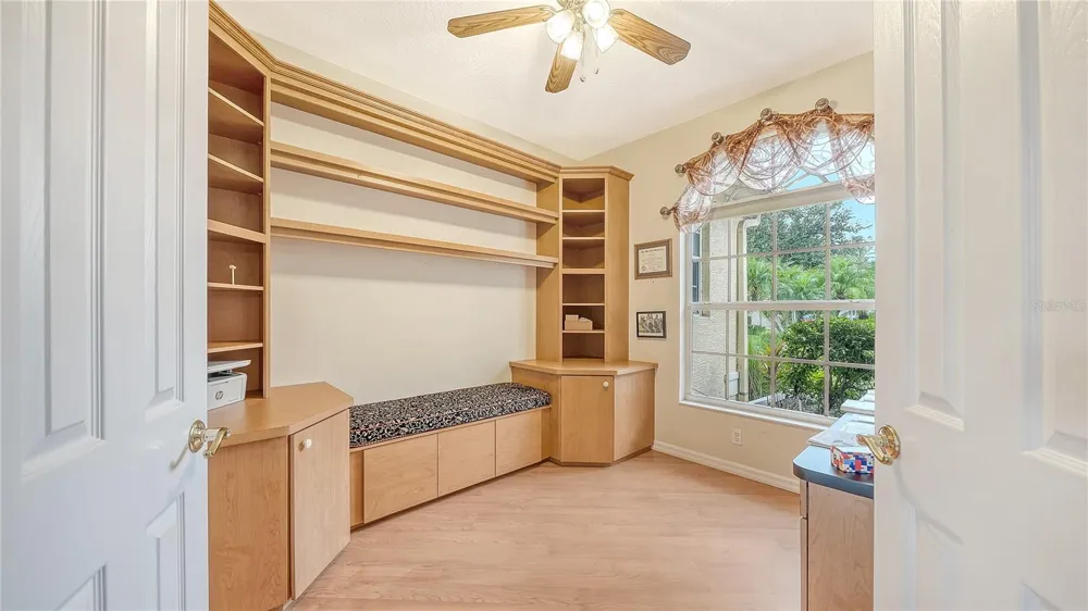 6521 SUNDEW COURT Bradenton, FL 34202