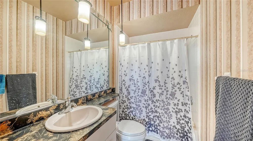 6521 SUNDEW COURT Bradenton, FL 34202
