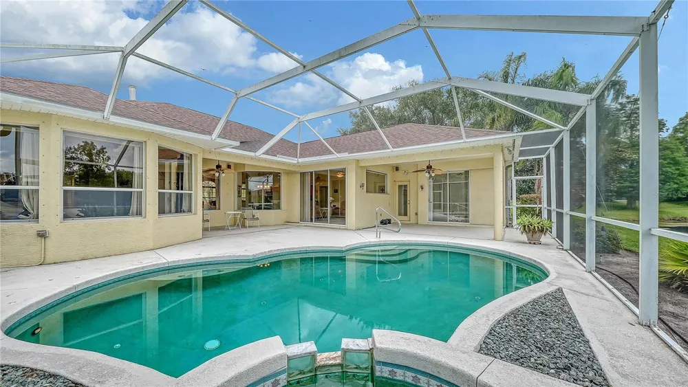 6521 SUNDEW COURT Bradenton, FL 34202