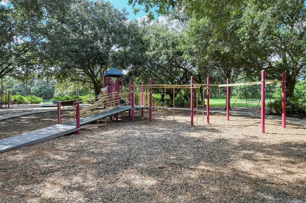 6521 SUNDEW COURT Bradenton, FL 34202