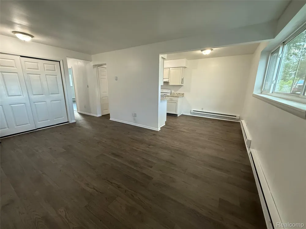 201 Thomas St Holly Village, MI 48442