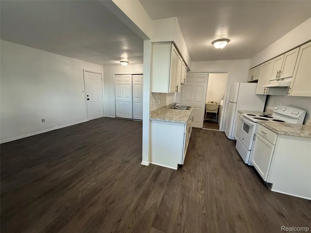 201 Thomas St Holly Village, MI 48442