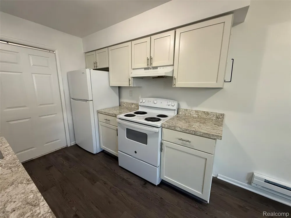 201 Thomas St Holly Village, MI 48442