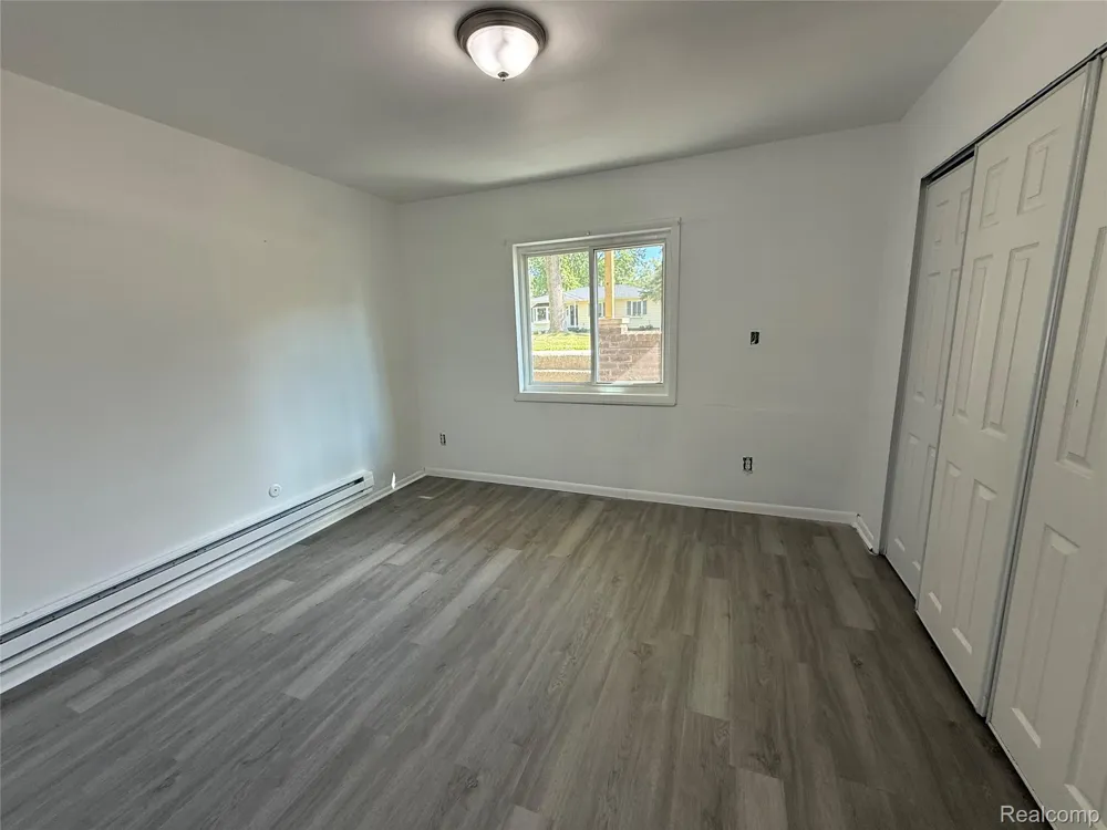 201 Thomas St Holly Village, MI 48442