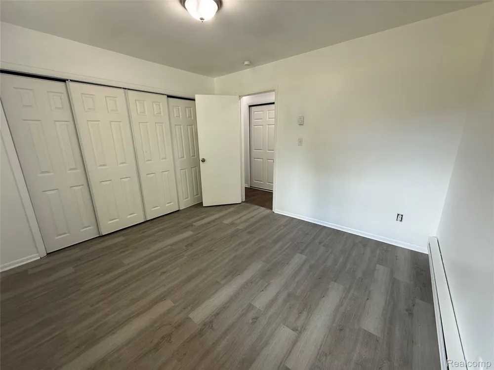 201 Thomas St Holly Village, MI 48442