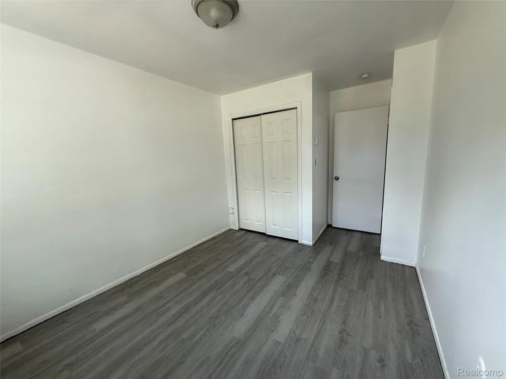 201 Thomas St Holly Village, MI 48442