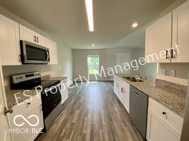 2913 W Kings Canyon Drive Muncie, IN 47303