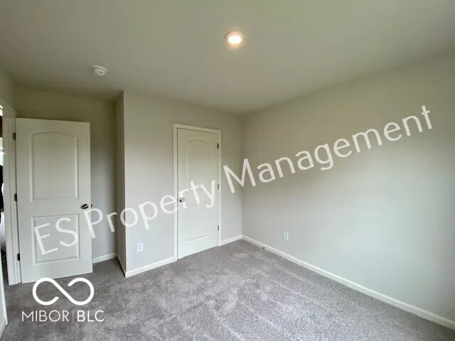 2913 W Kings Canyon Drive Muncie, IN 47303