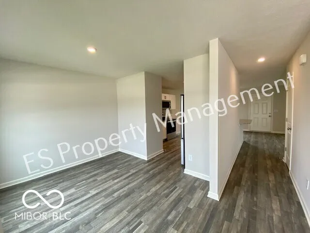 2913 W Kings Canyon Drive Muncie, IN 47303
