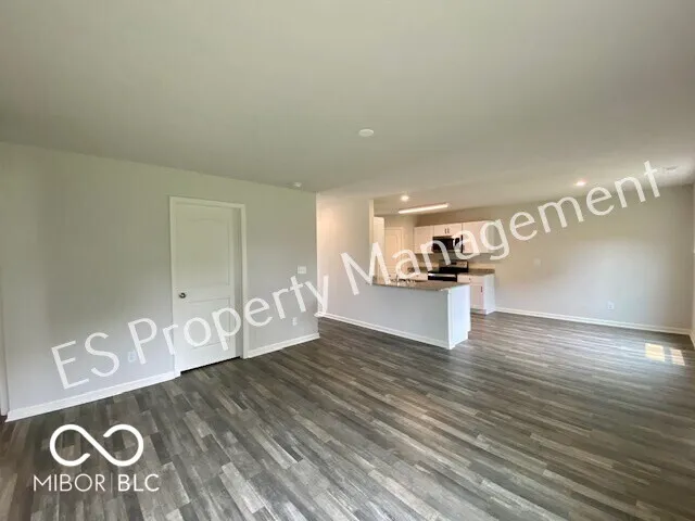 2913 W Kings Canyon Drive Muncie, IN 47303