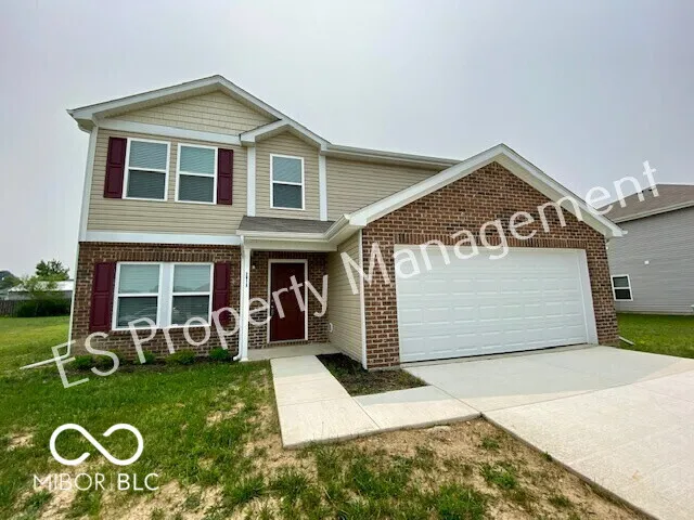 2913 W Kings Canyon Drive Muncie, IN 47303