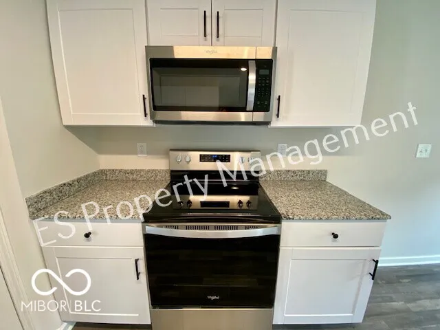 2913 W Kings Canyon Drive Muncie, IN 47303