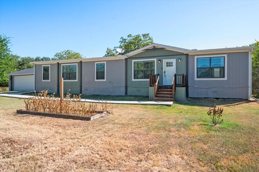 716 Wright Avenue Kerens, TX 75144
