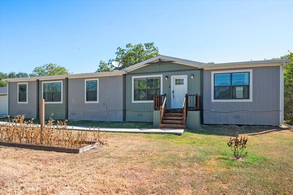 716 Wright Avenue Kerens, TX 75144