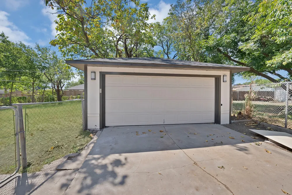 112 Laurel Street Lancaster, TX 75134