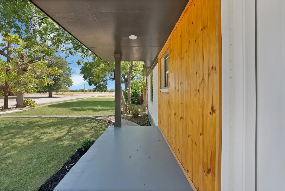 112 Laurel Street Lancaster, TX 75134