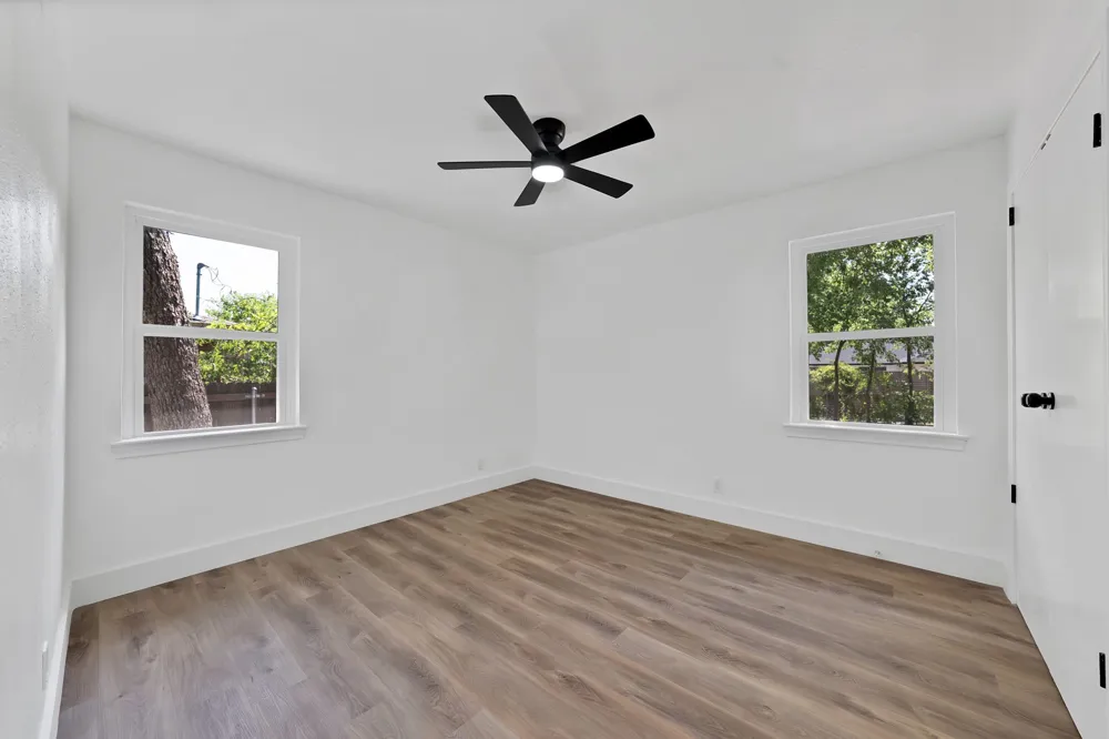 112 Laurel Street Lancaster, TX 75134