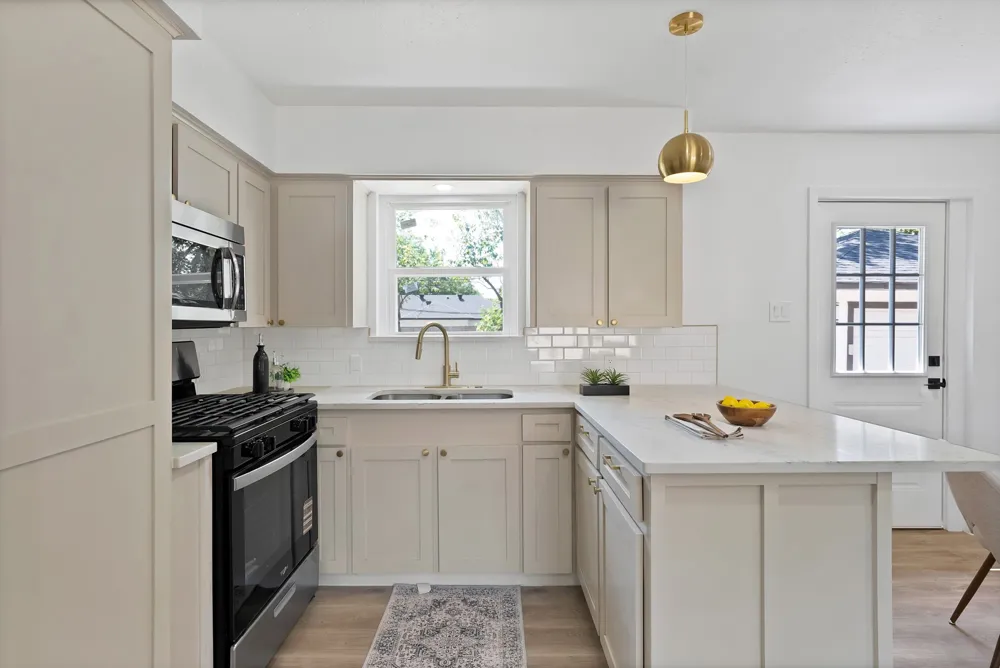 112 Laurel Street Lancaster, TX 75134