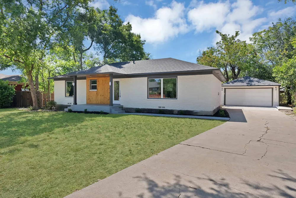 112 Laurel Street Lancaster, TX 75134