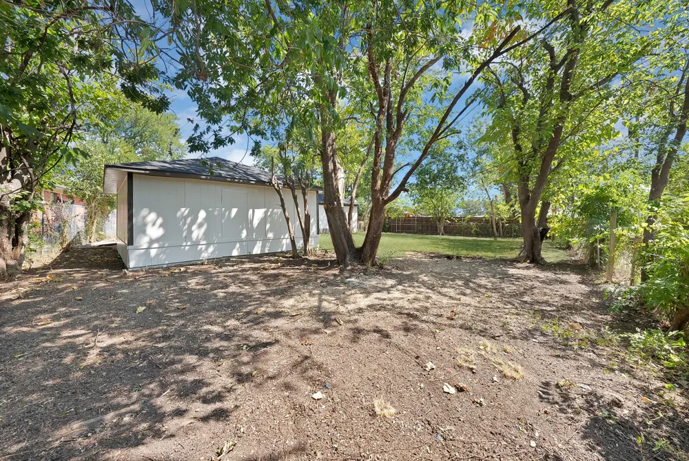 112 Laurel Street Lancaster, TX 75134