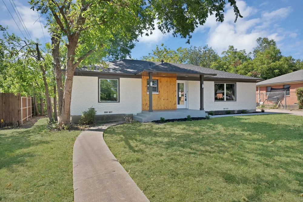 112 Laurel Street Lancaster, TX 75134