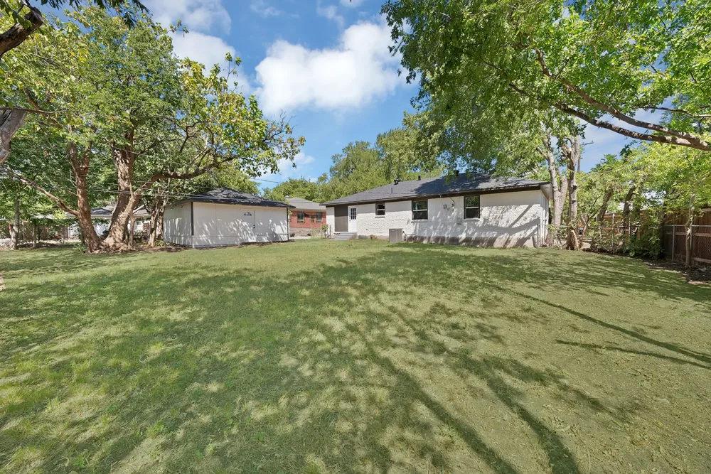 112 Laurel Street Lancaster, TX 75134