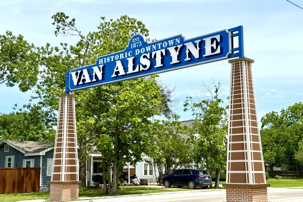 3142 Basswood Way Van Alstyne, TX 75495