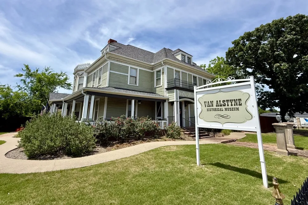 3142 Basswood Way Van Alstyne, TX 75495