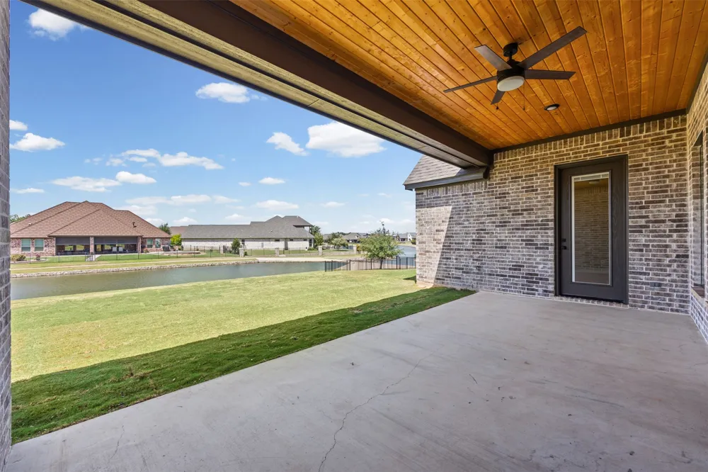 6657 Pinehurst Drive Granbury, TX 76049