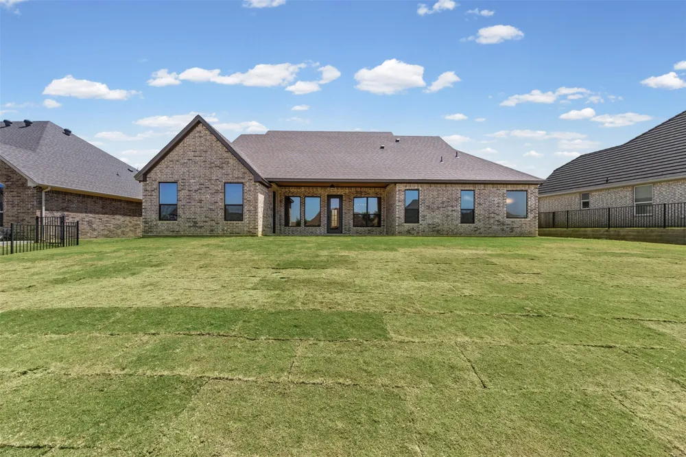 6657 Pinehurst Drive Granbury, TX 76049