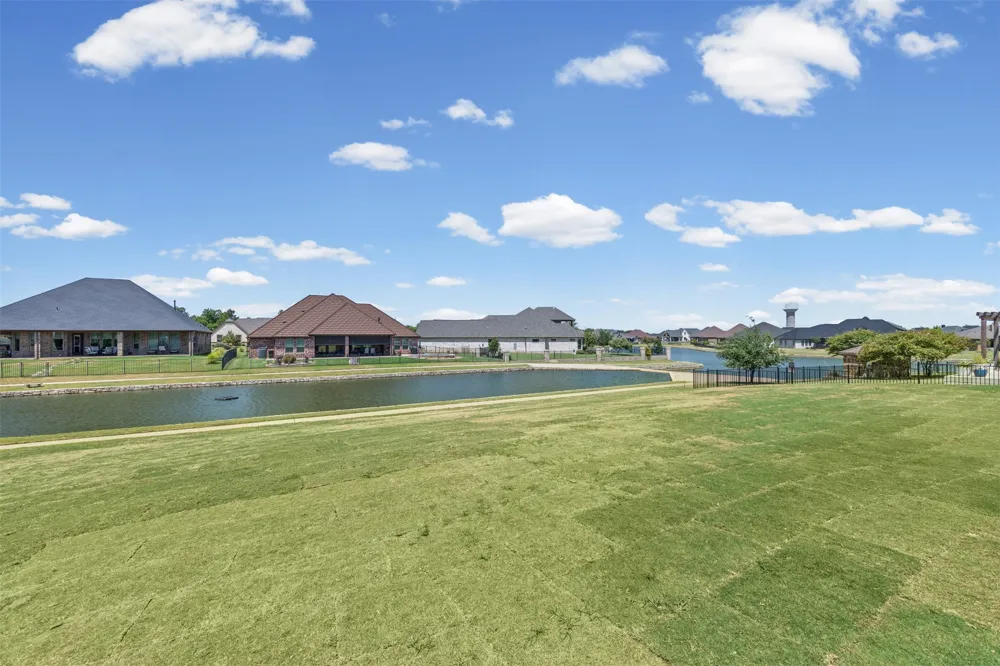 6657 Pinehurst Drive Granbury, TX 76049