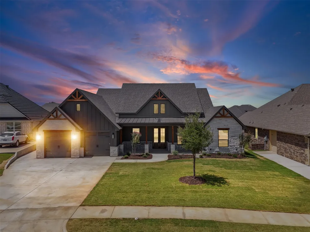 6657 Pinehurst Drive Granbury, TX 76049