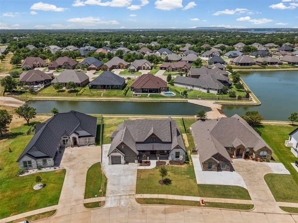 6657 Pinehurst Drive Granbury, TX 76049