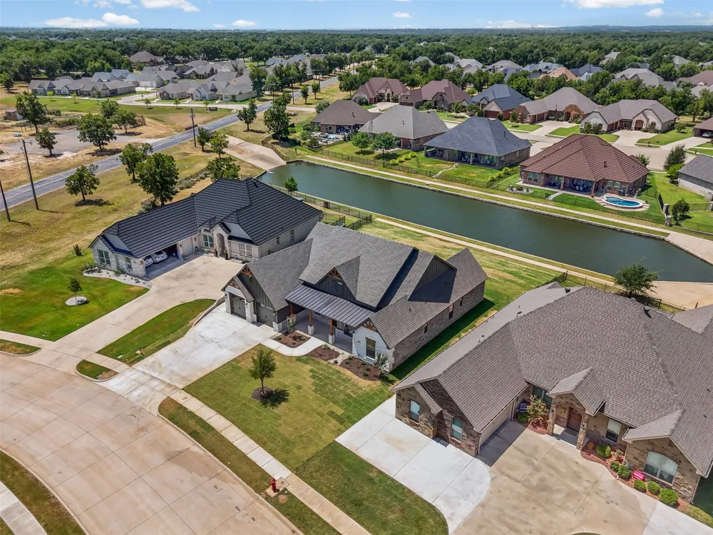 6657 Pinehurst Drive Granbury, TX 76049