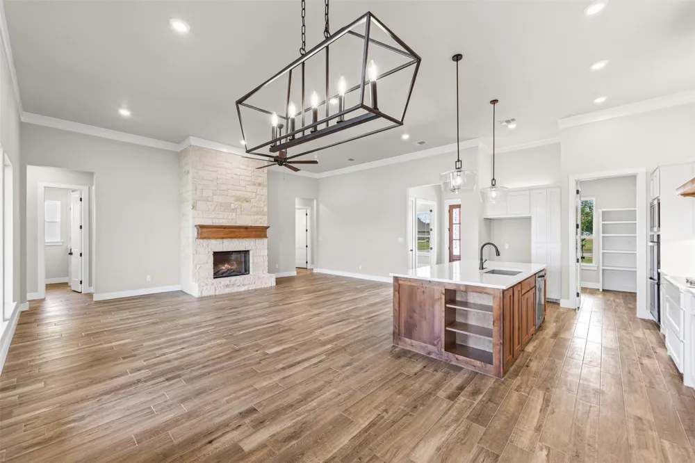 6657 Pinehurst Drive Granbury, TX 76049