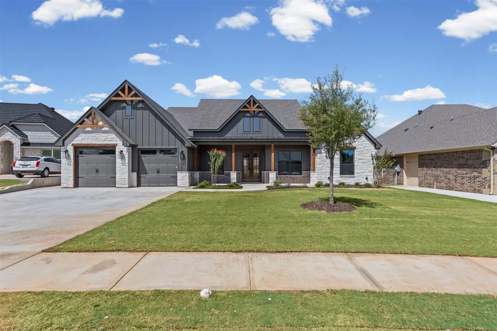 6657 Pinehurst Drive Granbury, TX 76049